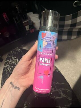 Bath & Body Works Paris Amour Fine Fragrance Mist — Pink & Blue